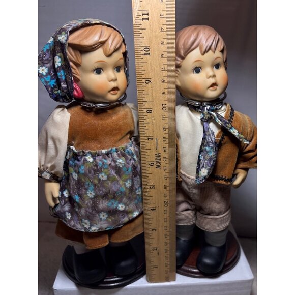 Hansel & Gretel Dolls Oumlet Co Porcelain Bisque 11" Jointed Incl. Stands 1988 - Picture 14 of 15